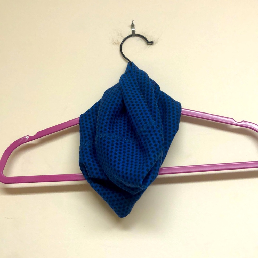 New Naturwool Eizniz 100% Merino Wool Blue and black dot Neck warmer Snood Scarf